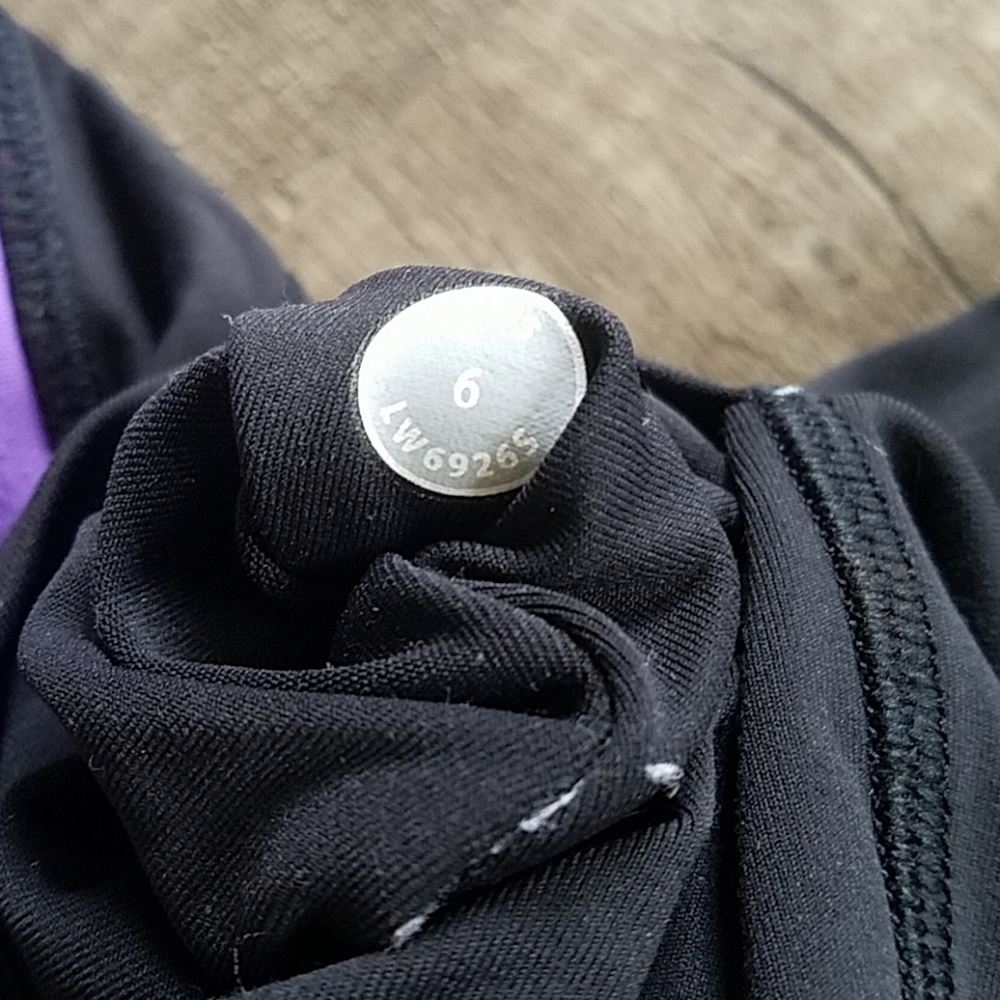 Lululemon Beach Runner Black Crop Tie Leggings 6 - Picture 8 of 13